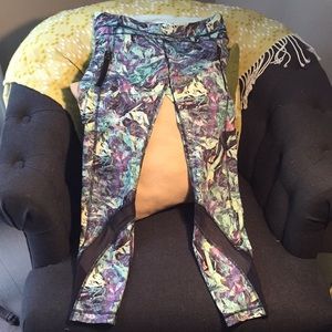 Lulu lemon crops multicolor size 6